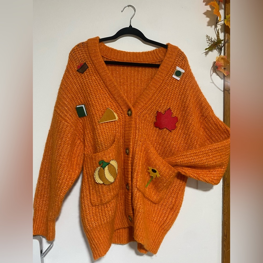 Cozy fall sweater w/hand sewn felt patches